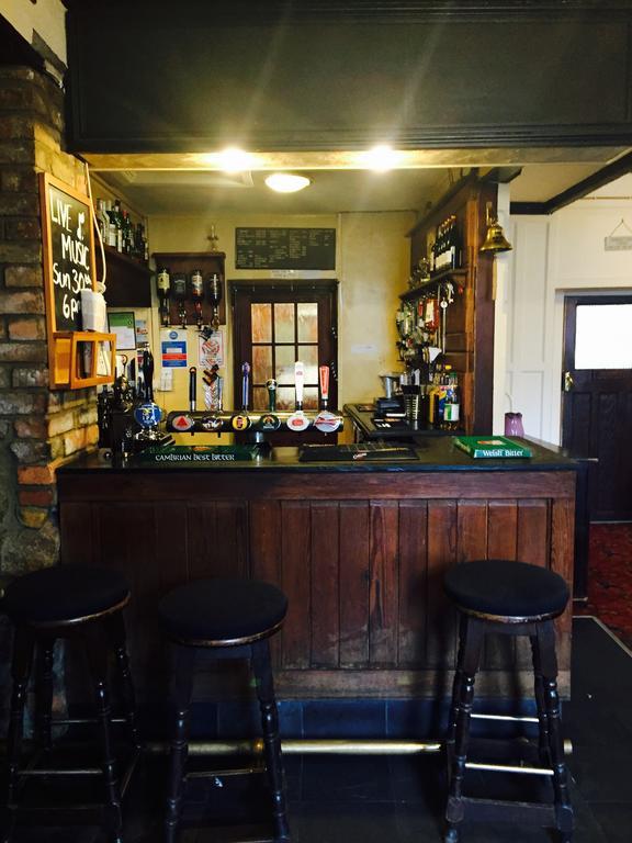 The Nags Head Tredegar Bed & Breakfast Nant-y-bwch Екстериор снимка