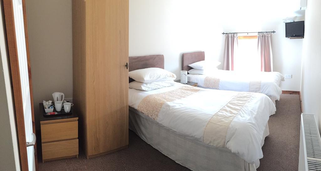 The Nags Head Tredegar Bed & Breakfast Nant-y-bwch Екстериор снимка